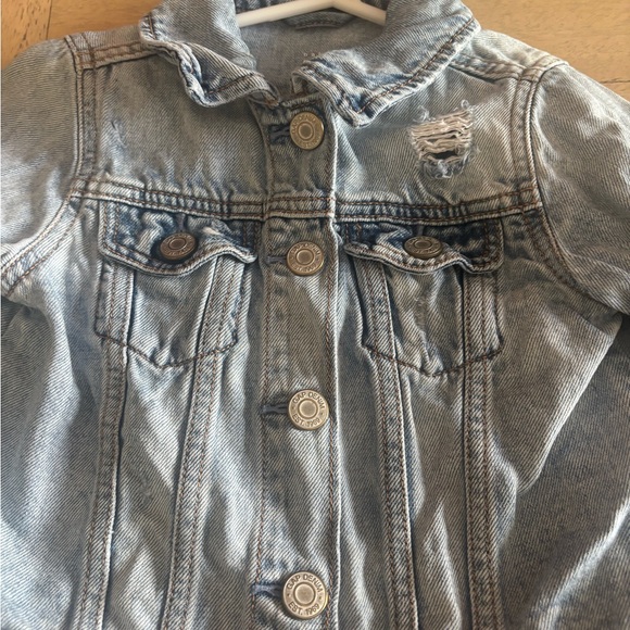 GAP Light Blue Denim Jacket for Toddlers - Picture 2 of 3